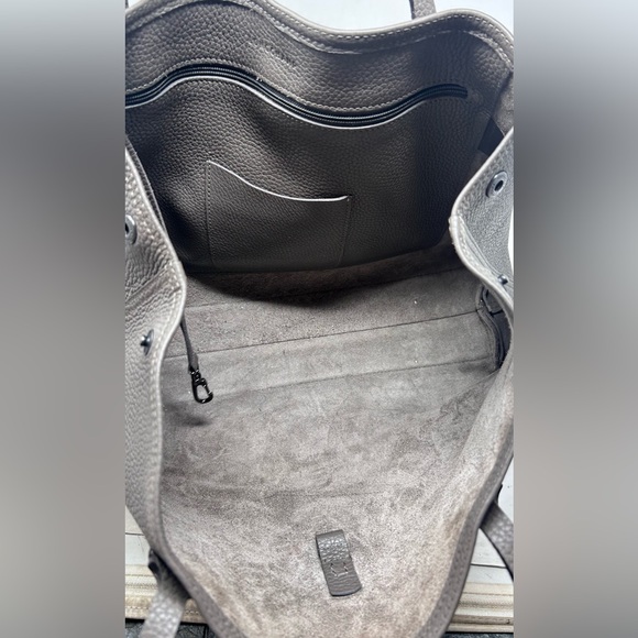 Longchamp Roseau medium pebbled leather shoulderbag tote in grey - Picture 6 of 11